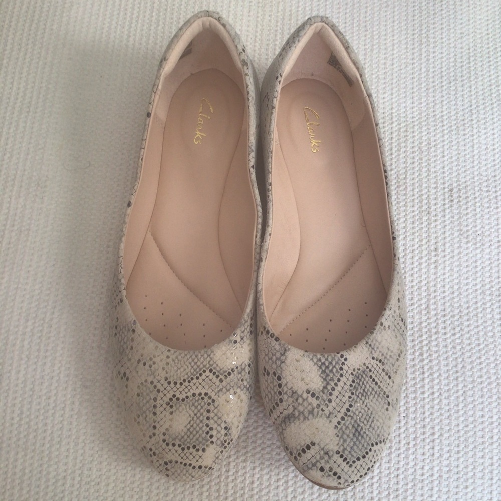 Clarks animal print women’s flats